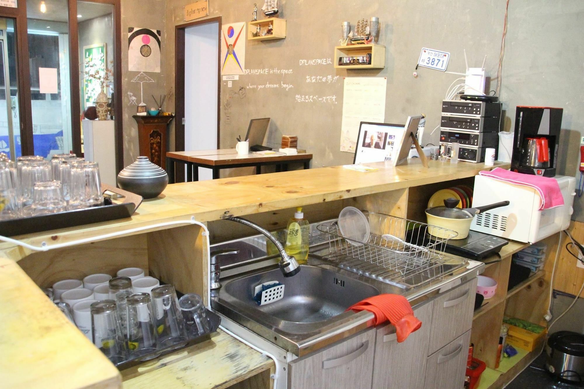 Backpackers' House Hotel Пусан Екстериор снимка