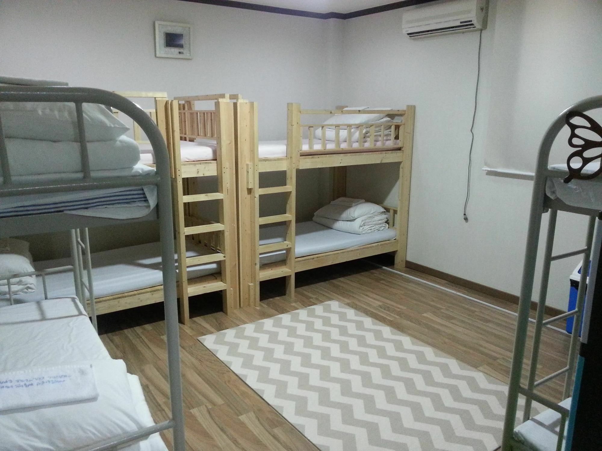 Backpackers' House Hotel Пусан Екстериор снимка